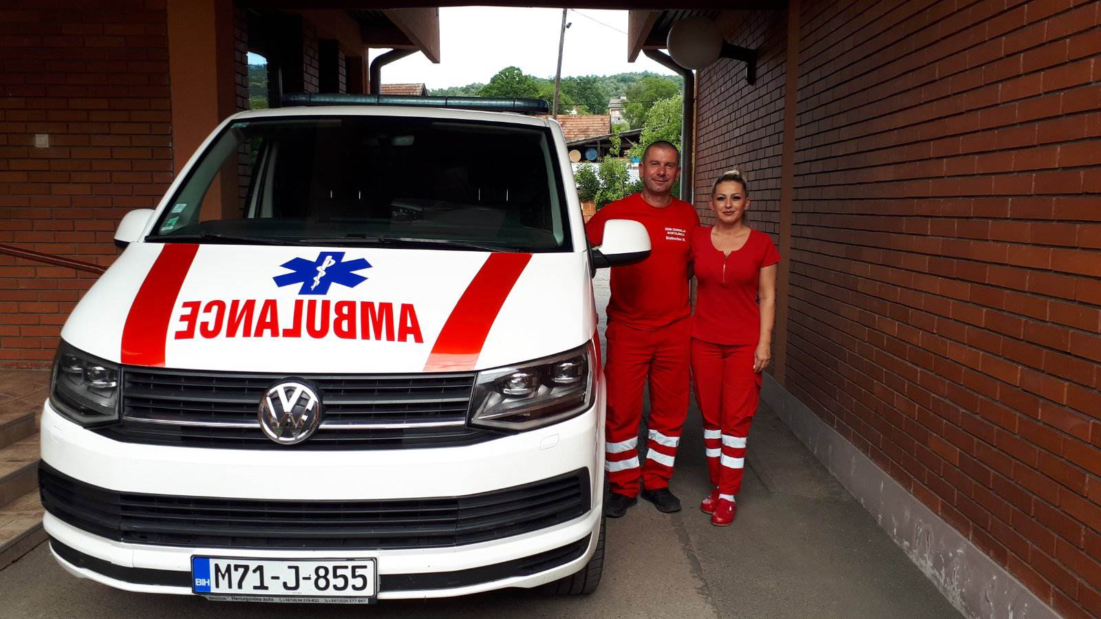  Beba rođena u kolima hitne pomoći 