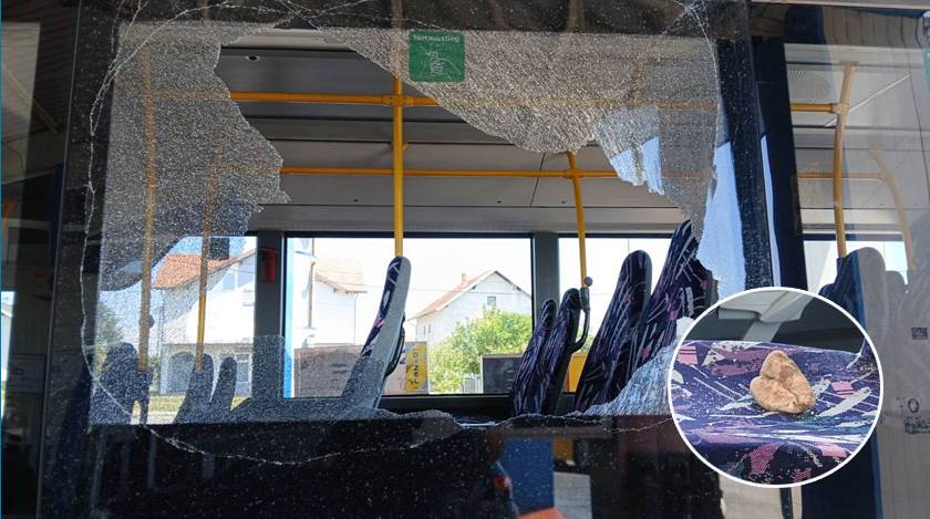 U Srebreniku kamenovan autobus sa djecom iz Krpšića U Srebreniku kamenovan autobus sa djecom iz Krpšića
