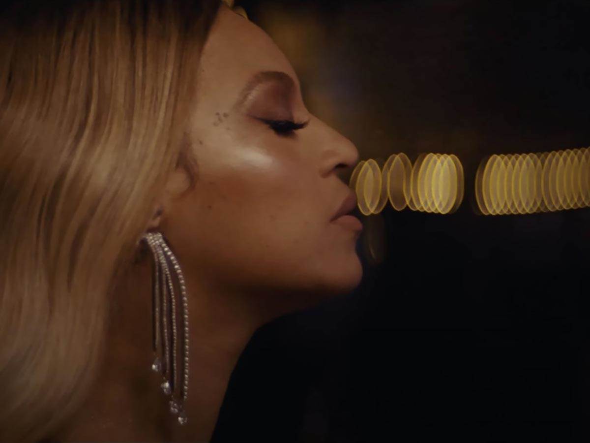  Bijonse navodno izgubila 10 miliona pratilaca zbog povezivanja Džej-Zija sa Epstinom 