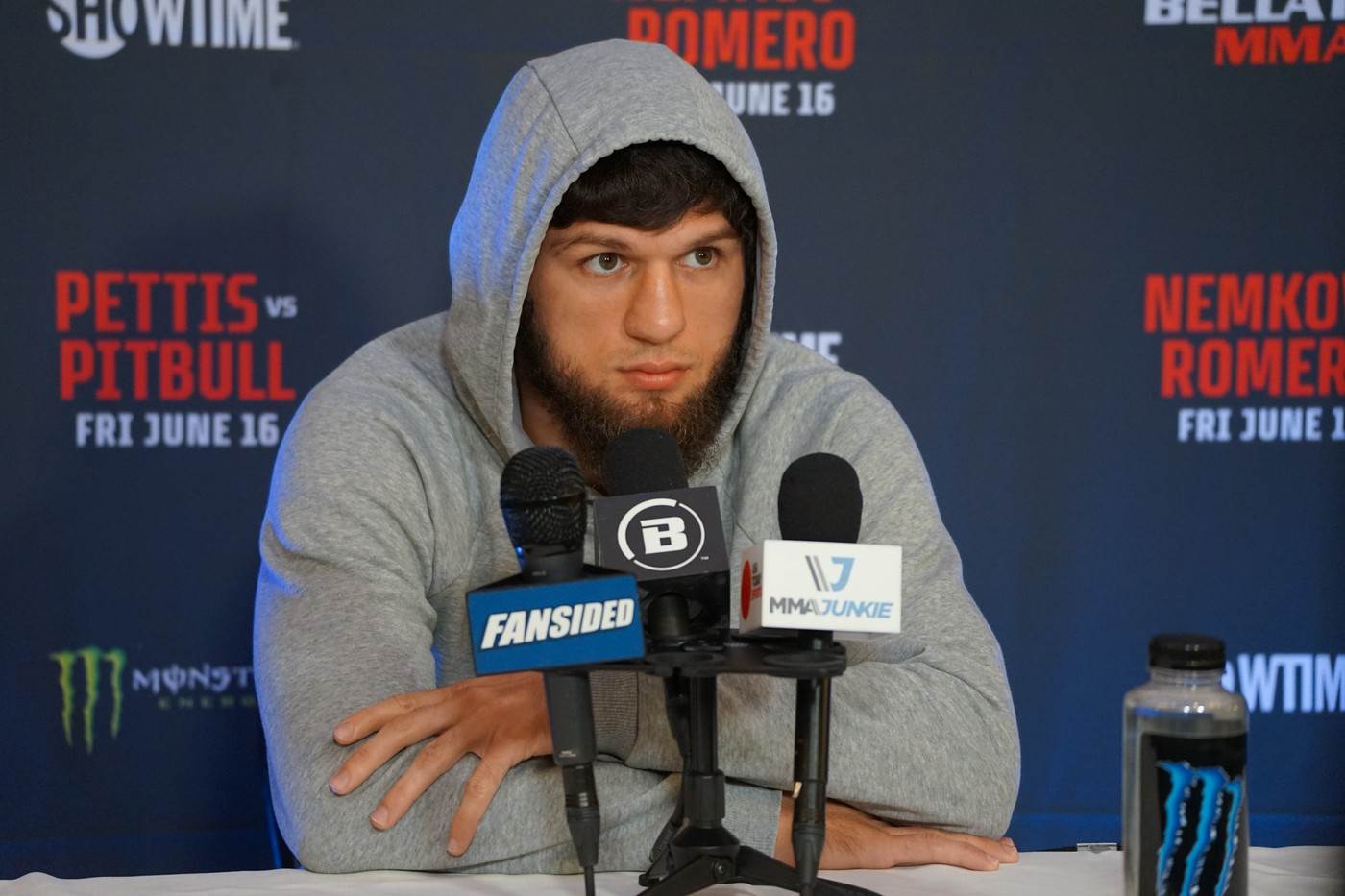 Ruski MMA borac preživio pokušaj ubistva Ruski MMA borac preživio pokušaj ubistva