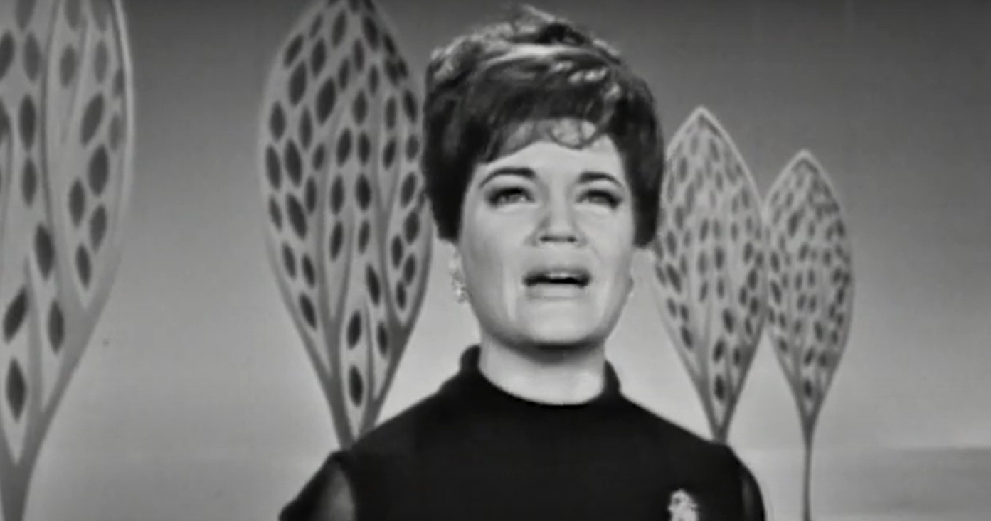  Preminula pjevačica Koni Frensis 