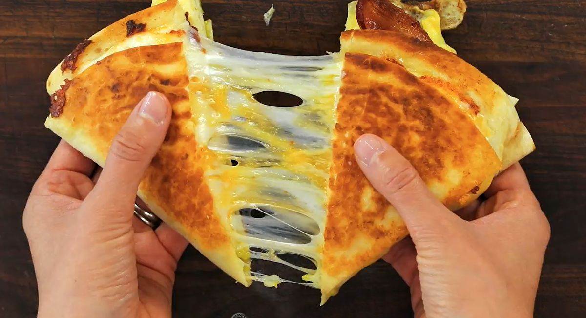 Tortilje sa slaninicom i sirom Tortilje sa slaninicom i sirom