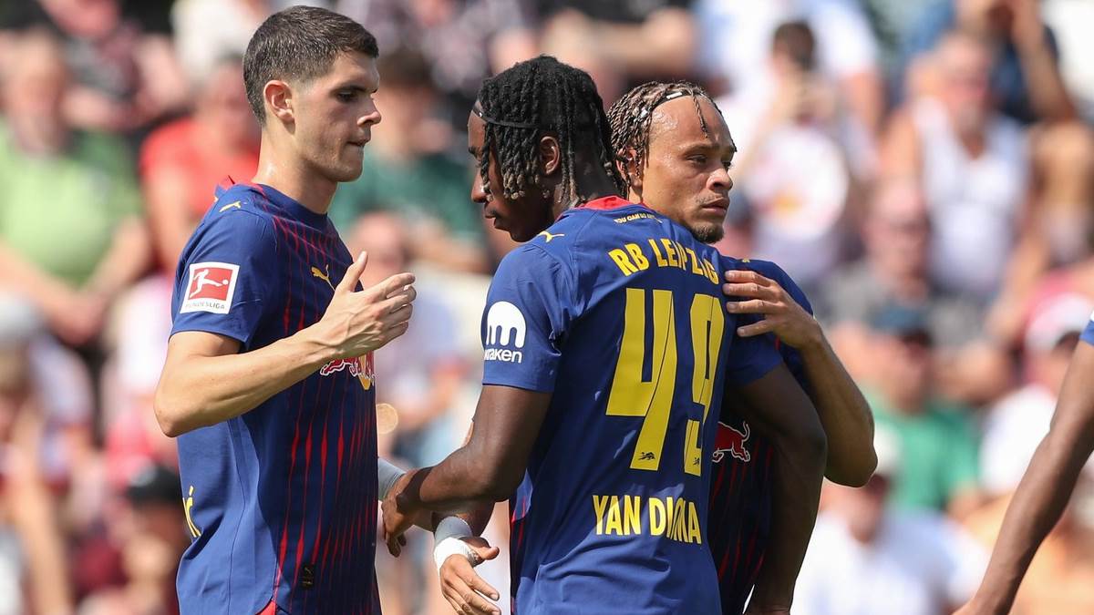  Čelsi želi Ćavija Simonsa 