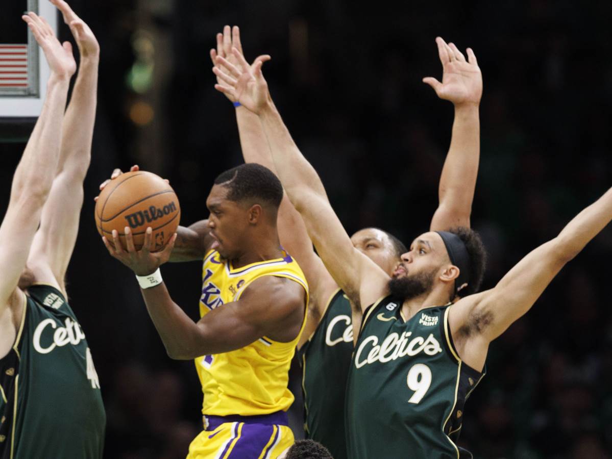  Loni Voker na meti Crvene zvezde 