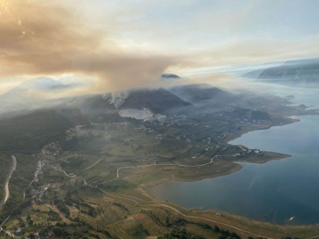  pažar u prozoru rami gasi helikopter oružanih snaga 