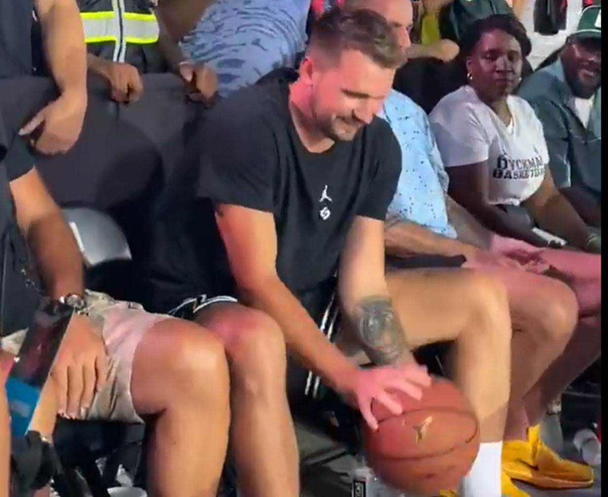  Luka Dončić trojka iz stolice uz Miki Milane VIDEO 