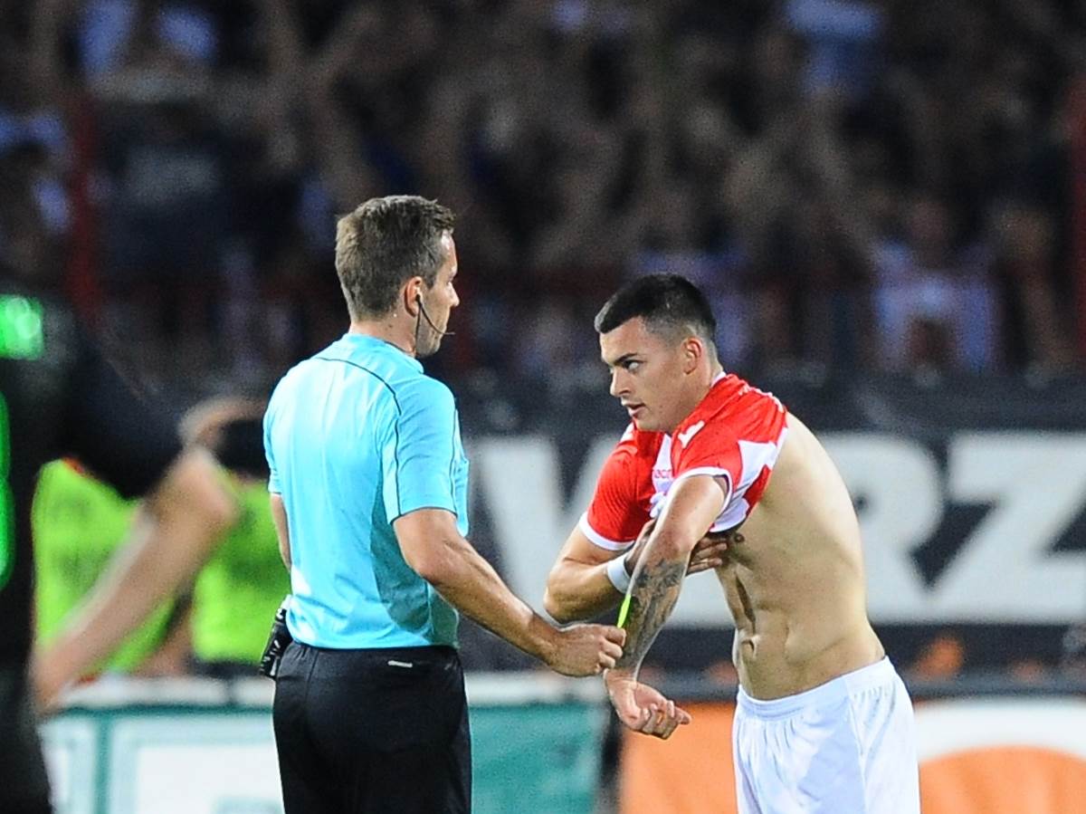  Tobijas Štiler dijeliće pravdu na meču Leh - Crvena zvezda 
