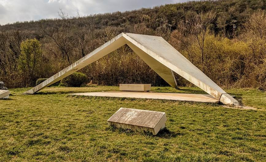  Išaran partizanski spomenik kod sinja 