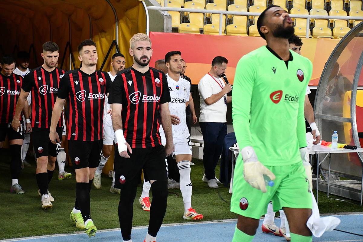  Skandiranje Velikoj Albaniji na meču Škendija Karabag 