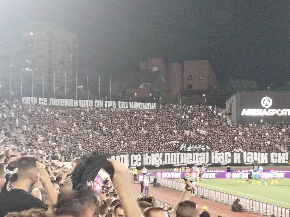  Navijači Partizana koreografija protiv Hibernijana 