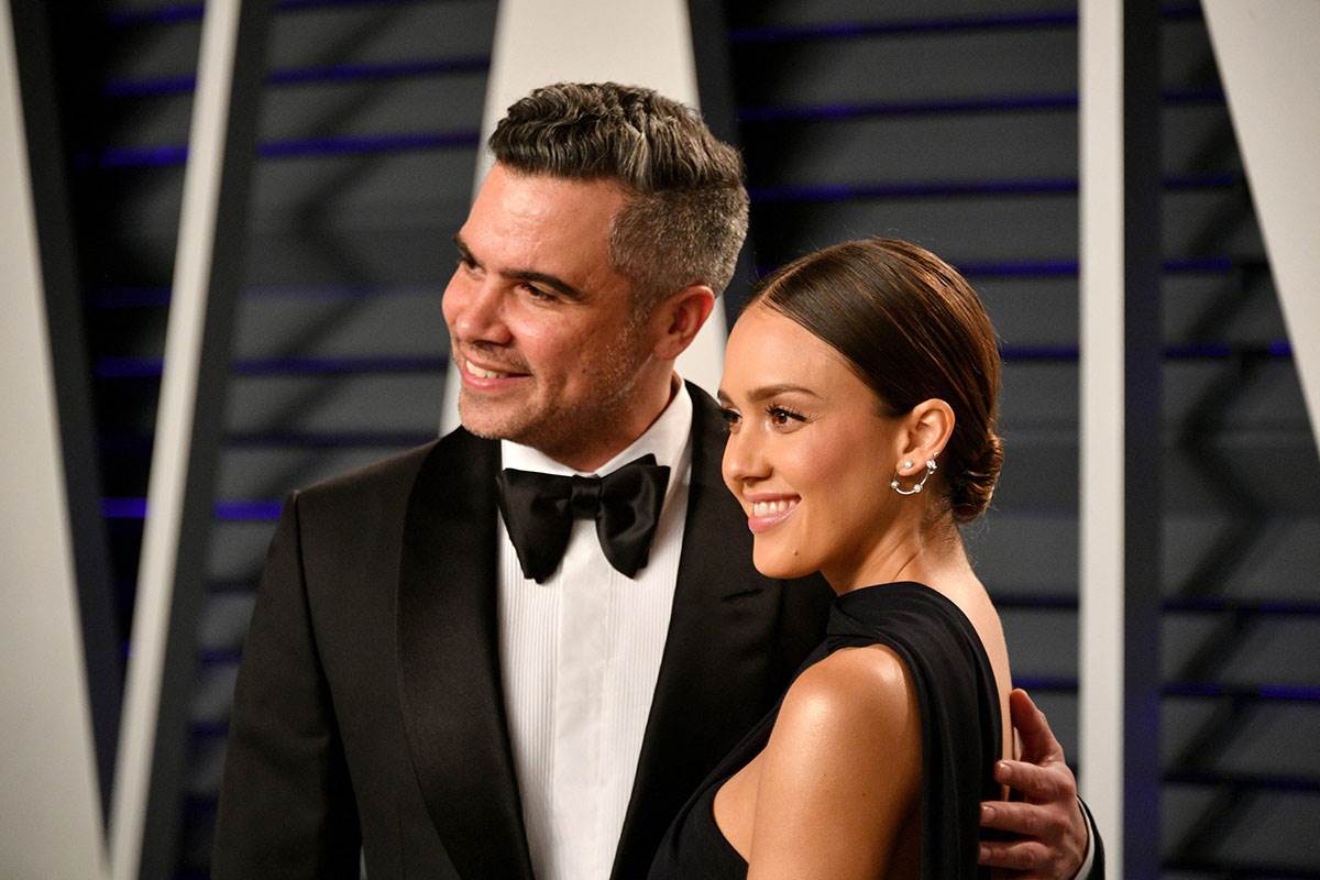  Keš Voren našao mlađu djevojku 