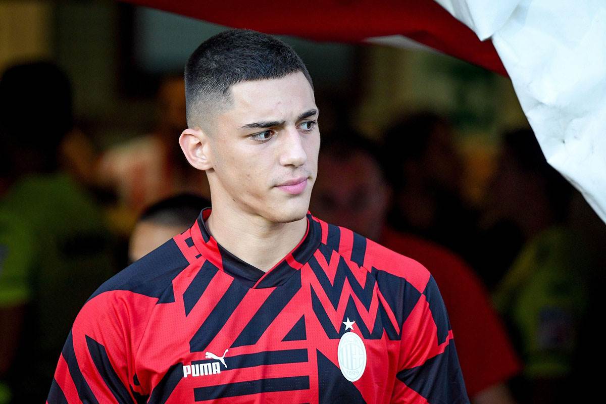  Milan raskida ugovor sa Markom Lazetićem 