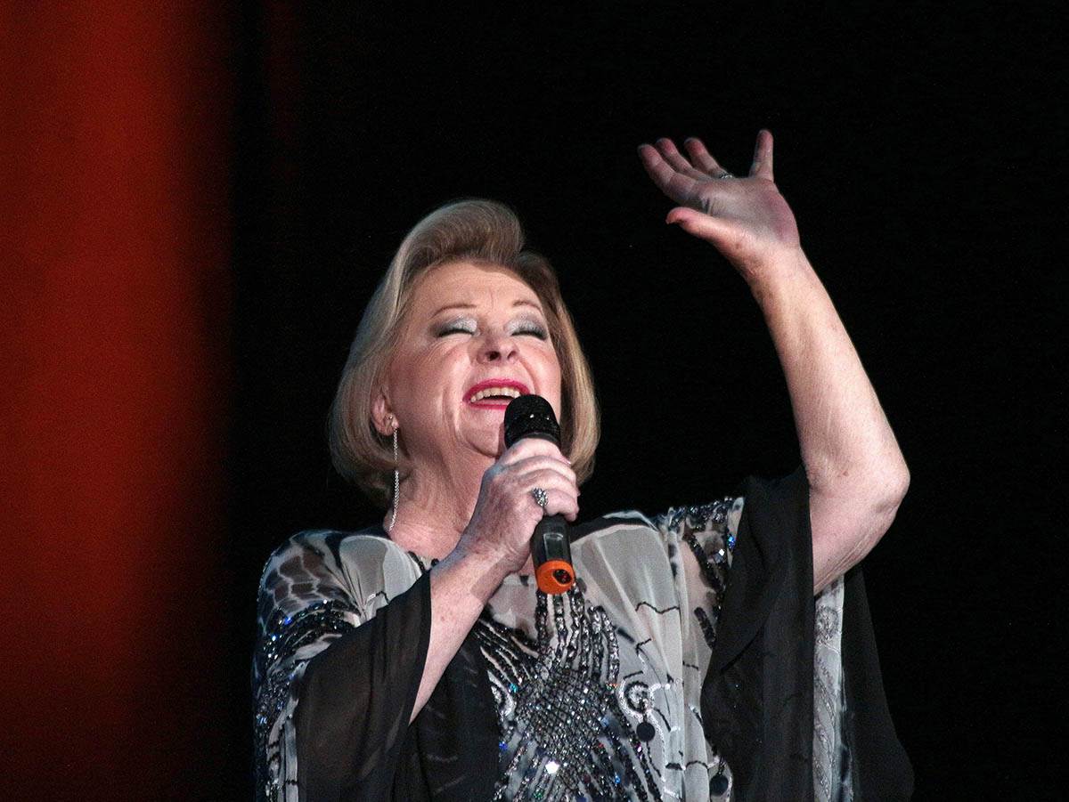  Ko je Gabi Novak: Pjevala sa Armstrongom, odbila Holivud jer su joj tražili da smrša, a najveću ljubav upoznala u braku 