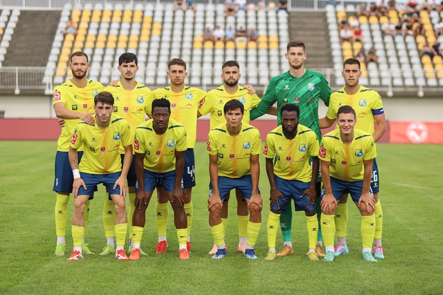  Rudar Radnik pod reflektorima  