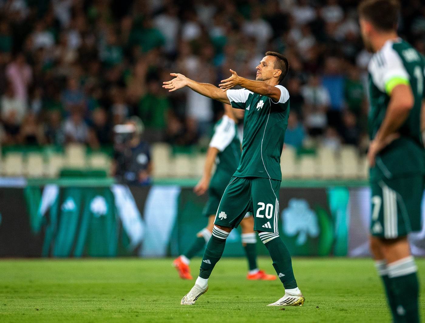  Nemanja Maksimović otišao u Emirate  