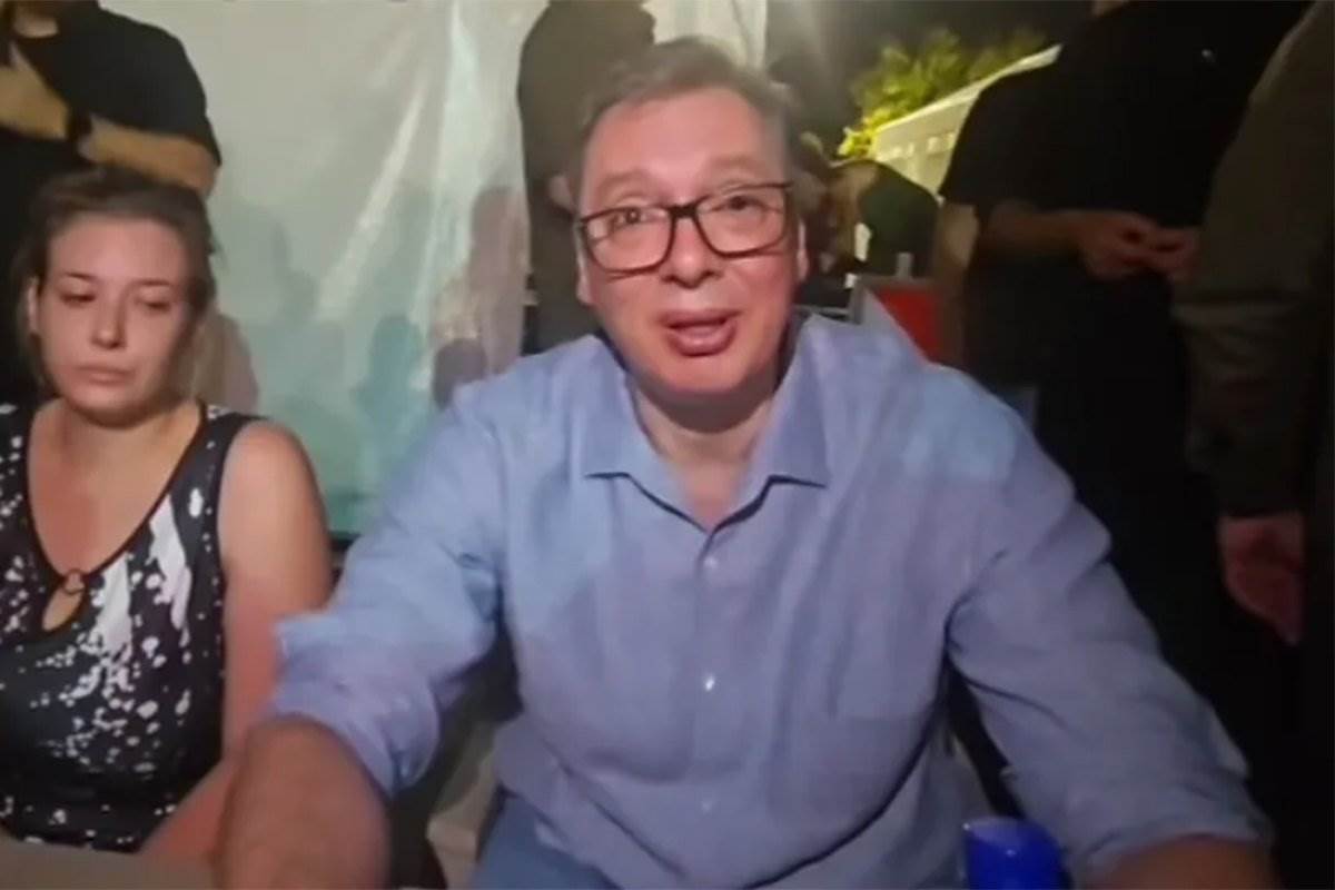  Vučić iz Pionirskog parka: Došao sam da budem sa narodom 