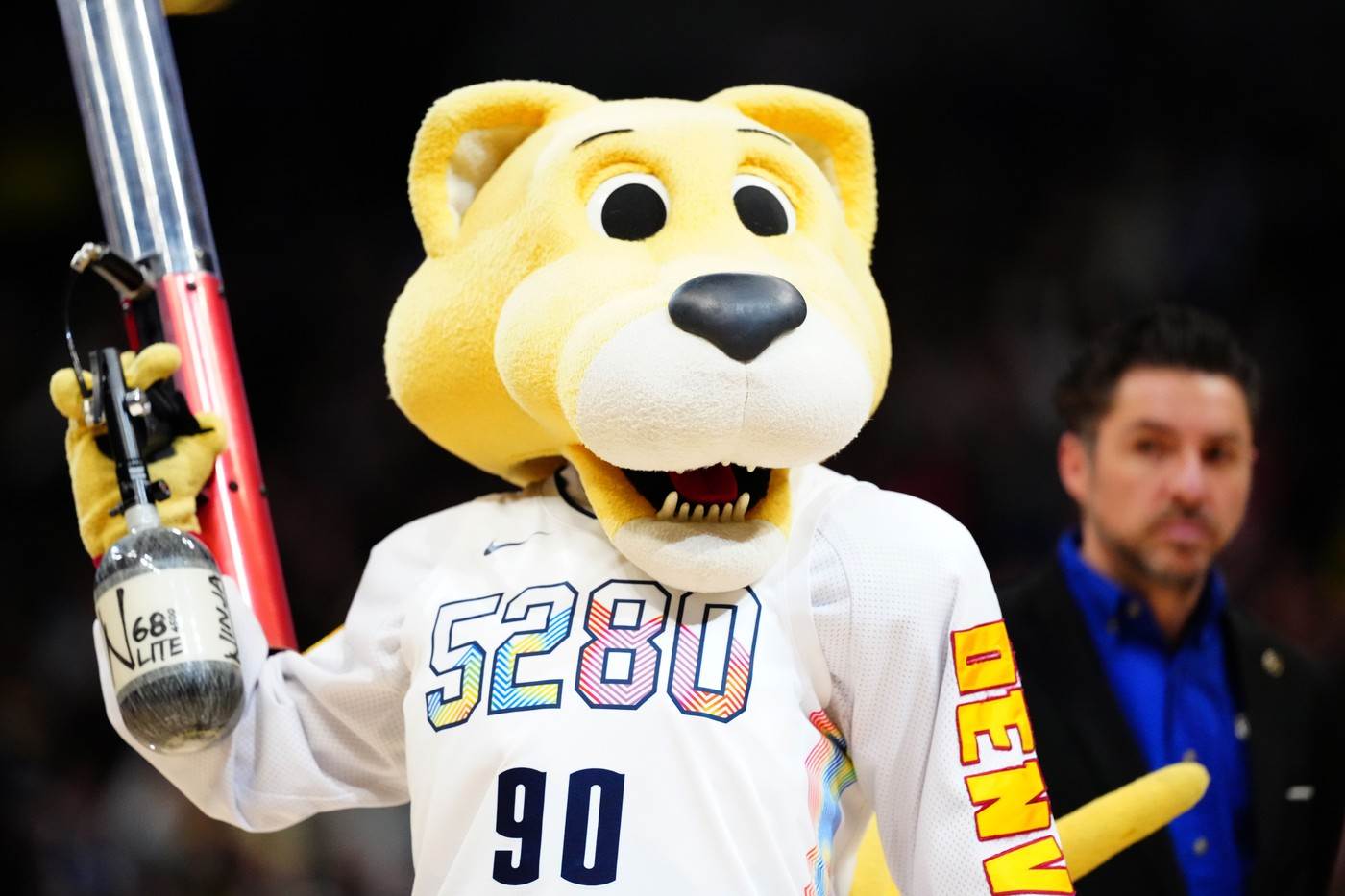  maskota tuzila denver nagetse 