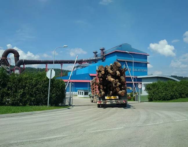  Zatvorena fabrika R-S Silicon kod Mrkonjić Grada 