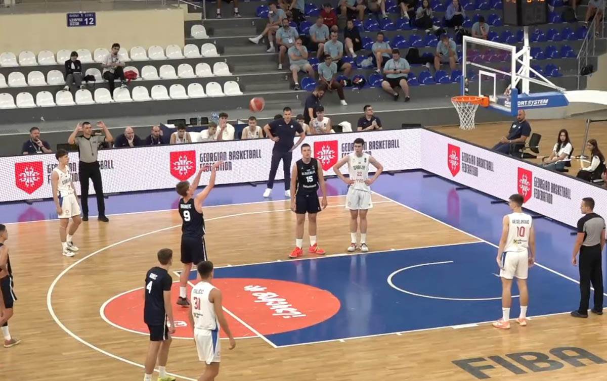  U-16 Srbije pobijedila Sloveniju za plasman u finale Eurobasketa 