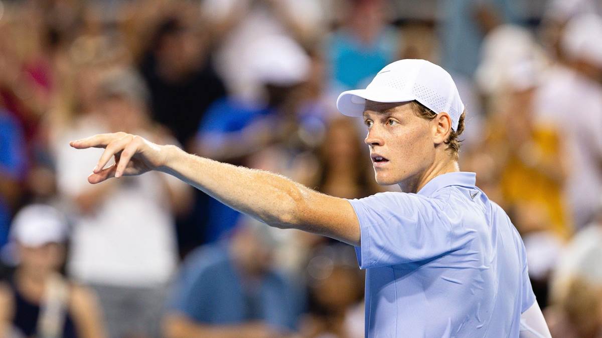  Navijači ismijavaju Sinera jer je kopirao Đokovića  