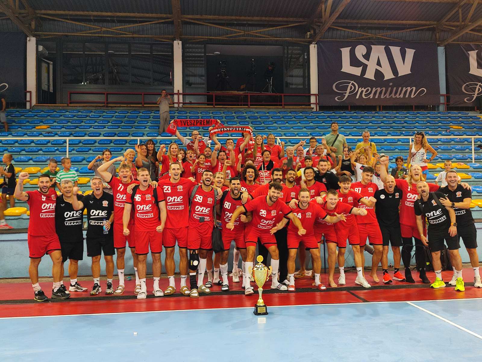  Vesprem kao Barselona 2011 godine trofej Liga šampiona i Tv turnir šđampiona 