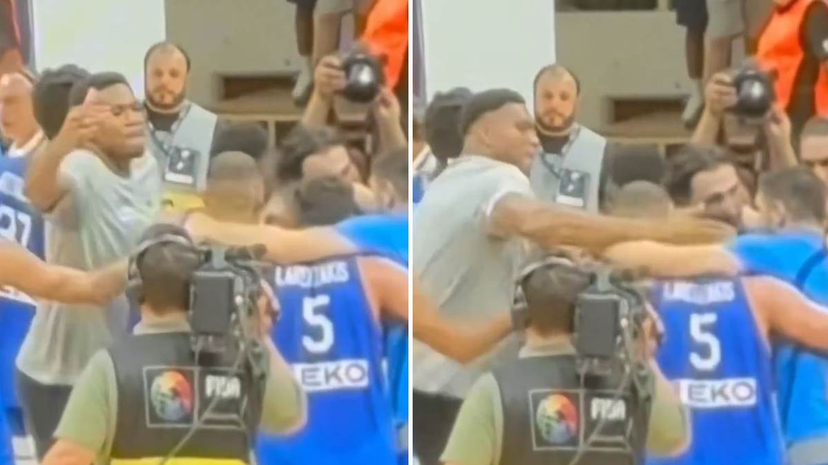  Janis Adetokunbo tuče saigrače  