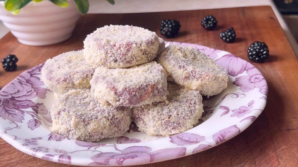  kolačići sa kupinama i bademima bez pečenja 