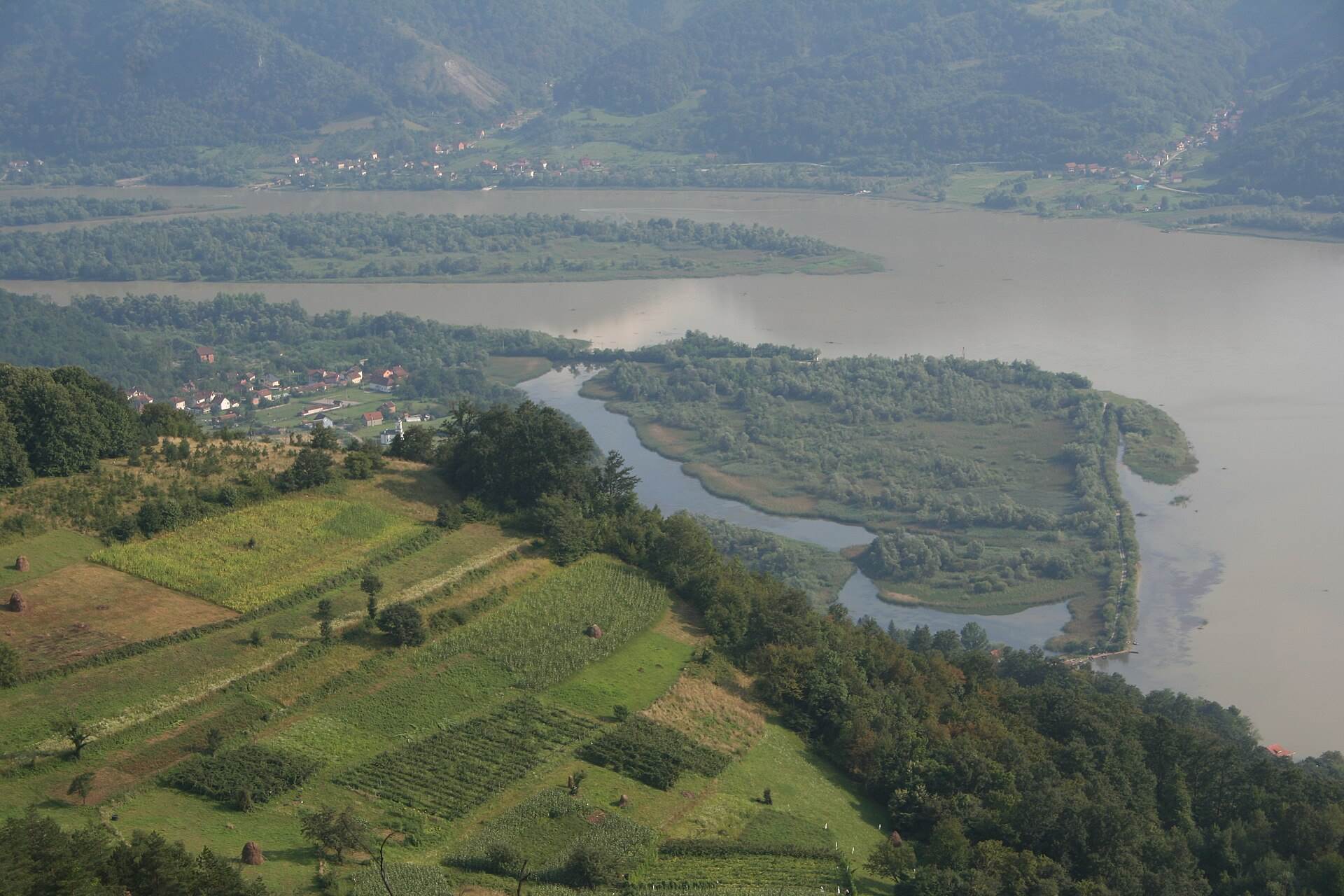  Tijelo muškarca iz Srbije pronađeno u Zvorničkom jezeru 