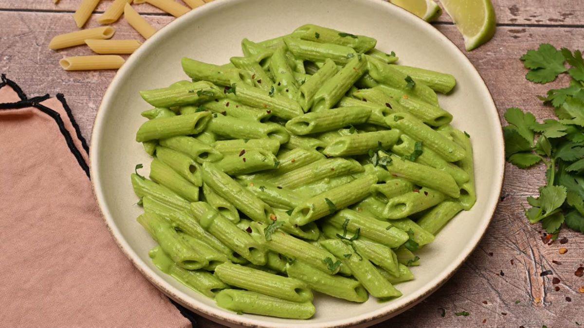  Pasta u sosu od korijandera i indijskog oraha 