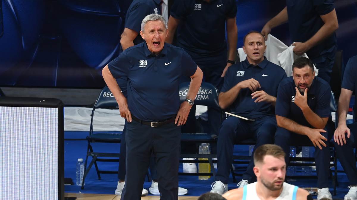  Svetislav Pešić o povredama na Eurobasketu i broju igrača 