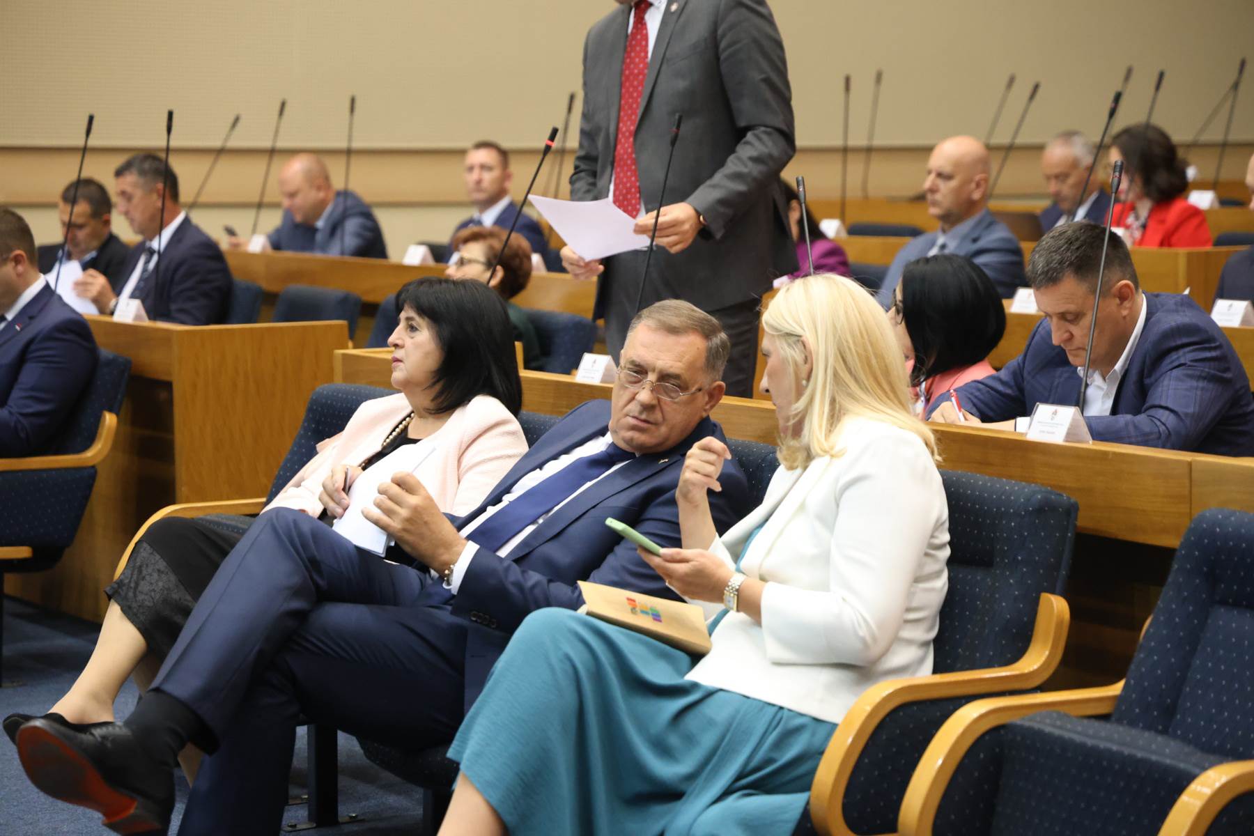  Posebna sjednica nsrs stigli dodik i cvijanovićeva 