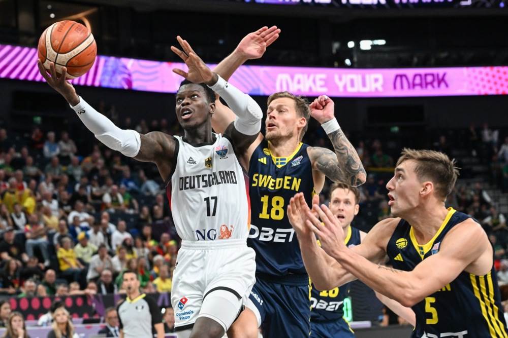  Selektor Njemačke Aleks Mumbru u bolnici ne vodi ekipu do kraja grupne faze 