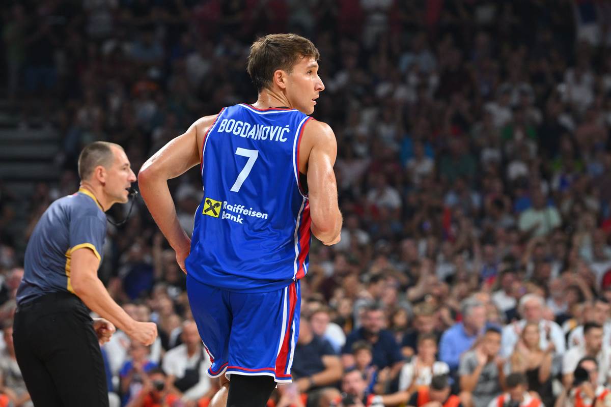  Navijači Letonije o Bogdanoviću 