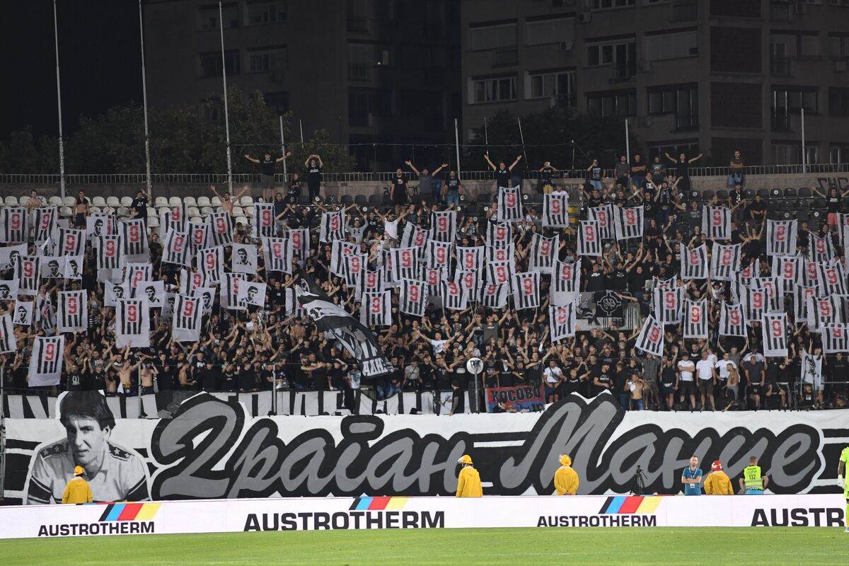  Partizan u posebnim dresovima u čast Dragana Mancea 