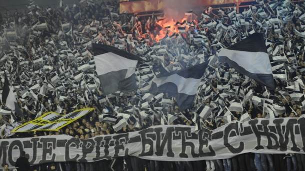  Fudbalski klub Partizan pozvao je navijače da fotografišu svoj "crno-bijeli svijet" 
