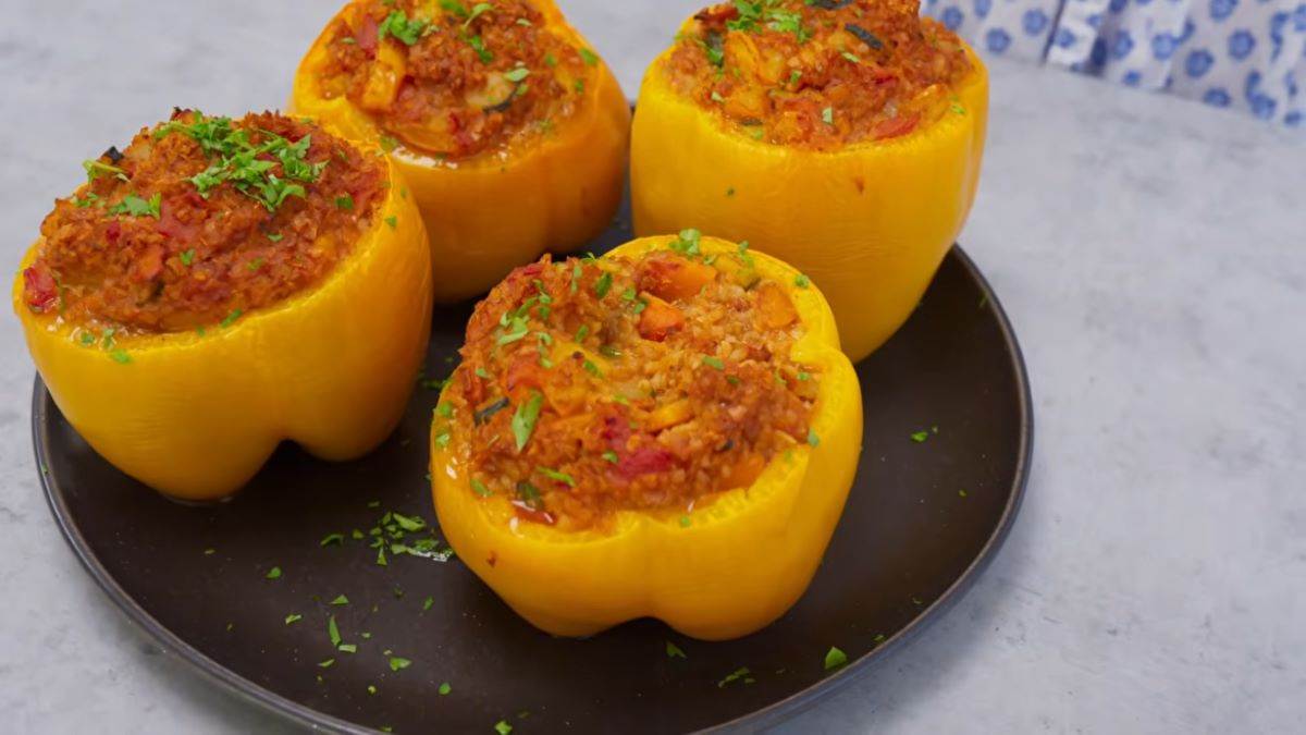  Punjene paprike sa bulgurom i povrćem recept 