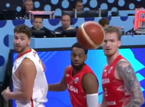  Alperen Šengun dodavanje protiv Poljske 