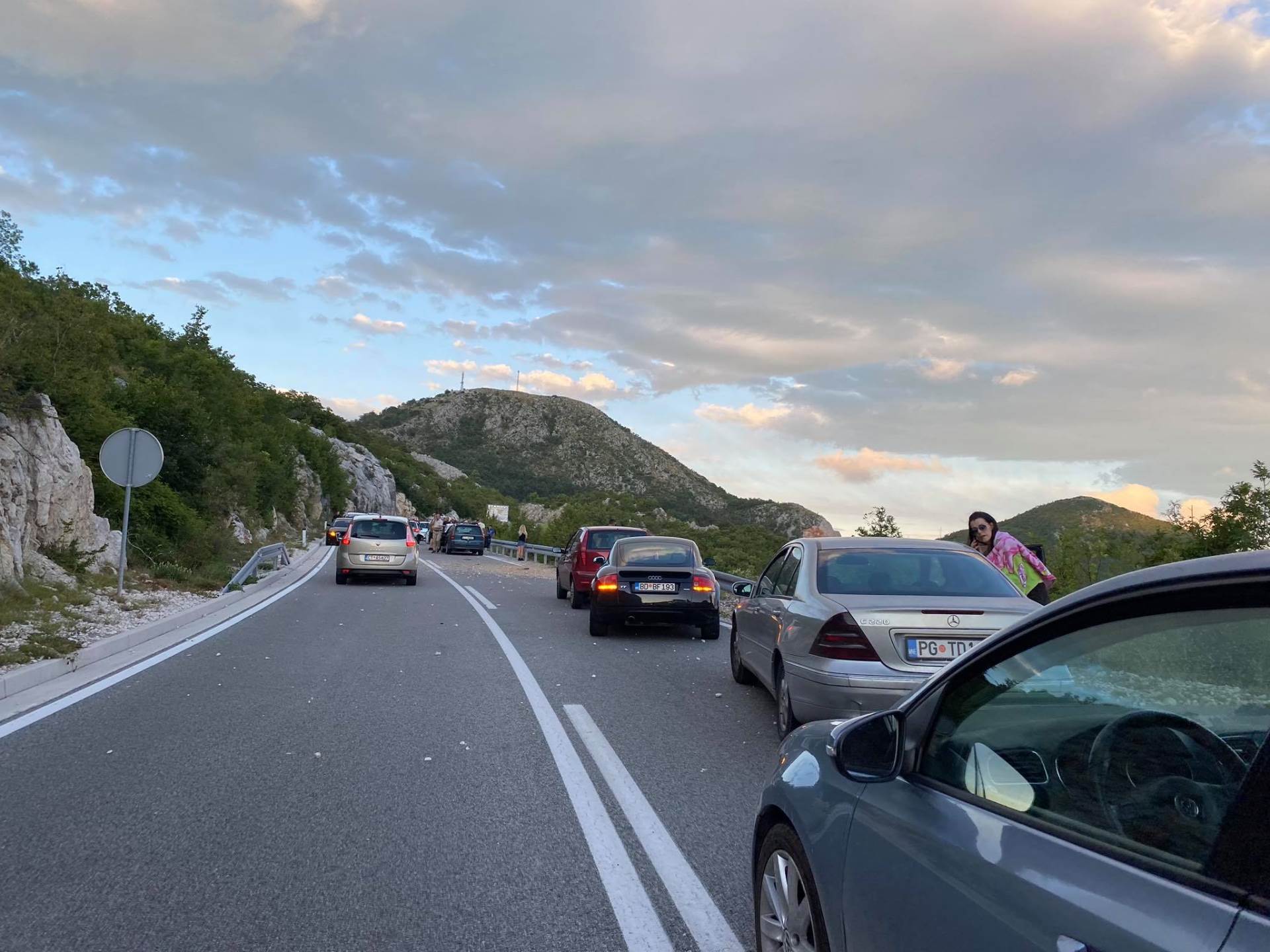  Novi detalji napada u kojem je ranjena djevojka na motoru kod Budve 