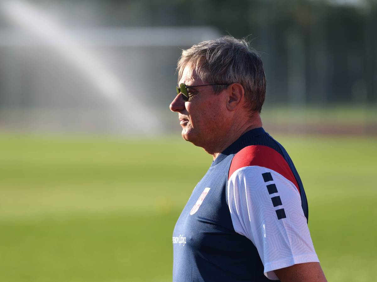  Utakmica s Albanijom odlučuje o sudbini Dragana Stojkovića Piksija 