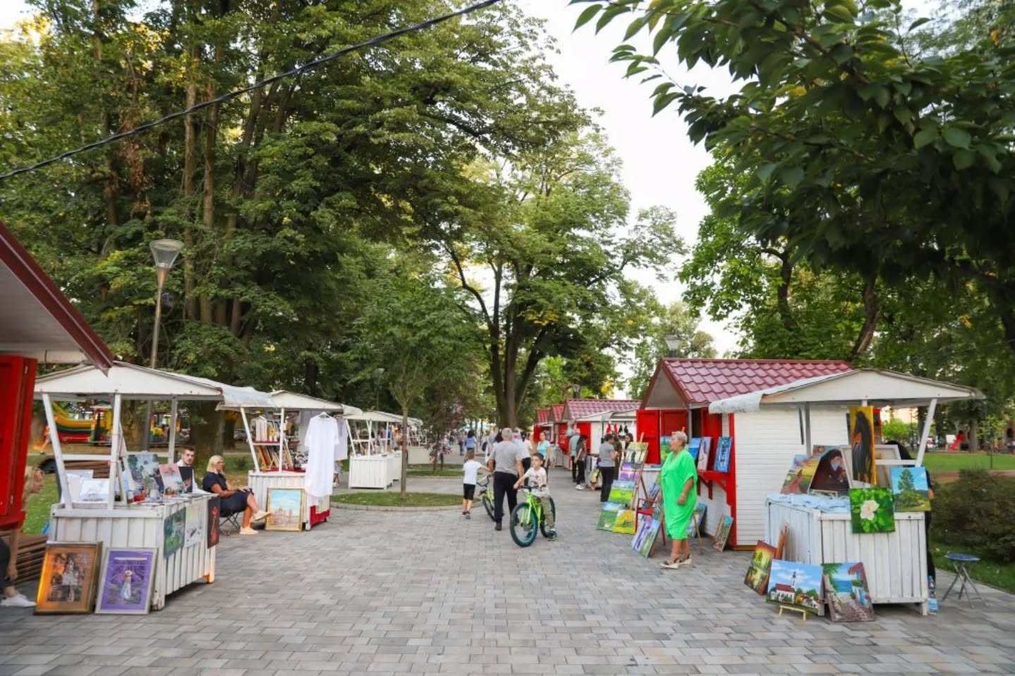  Počeo trotoart kreativni sajam 