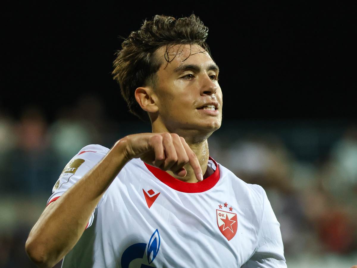  Aleksa Damjanović potpisao je novi ugovor sa Crvenom zvezdom 