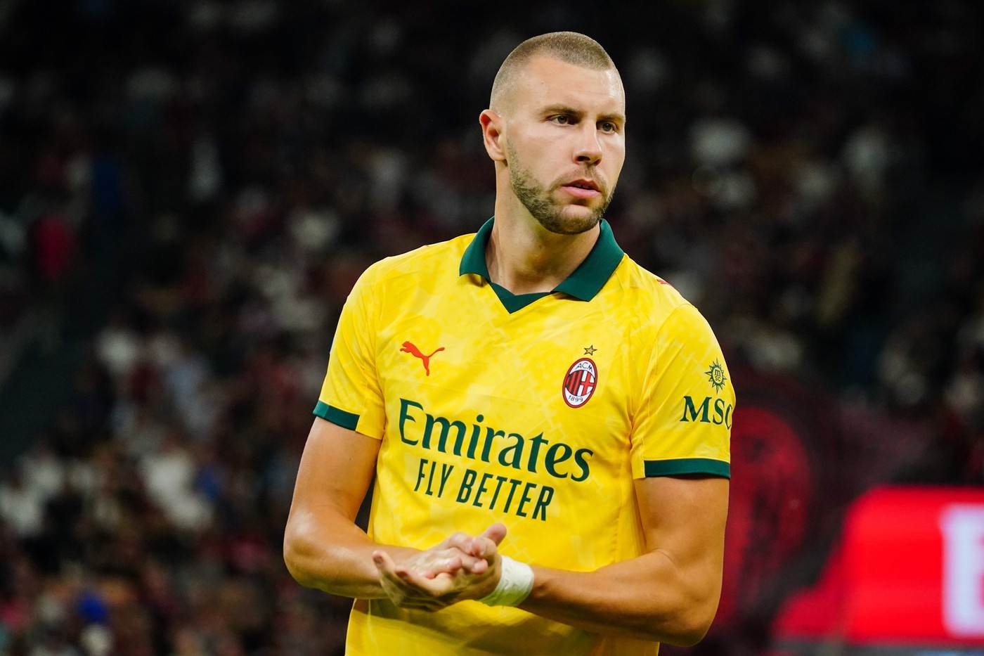  Povrijeđen srpski defanzivac Strahinja Pavlović 