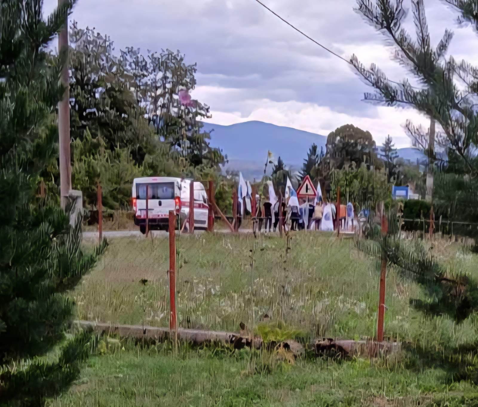  Bosanski Petrovac: Ratnim zastavama Armije RBiH i pokličima "Alahu ekber" zastrašuju Srbe 