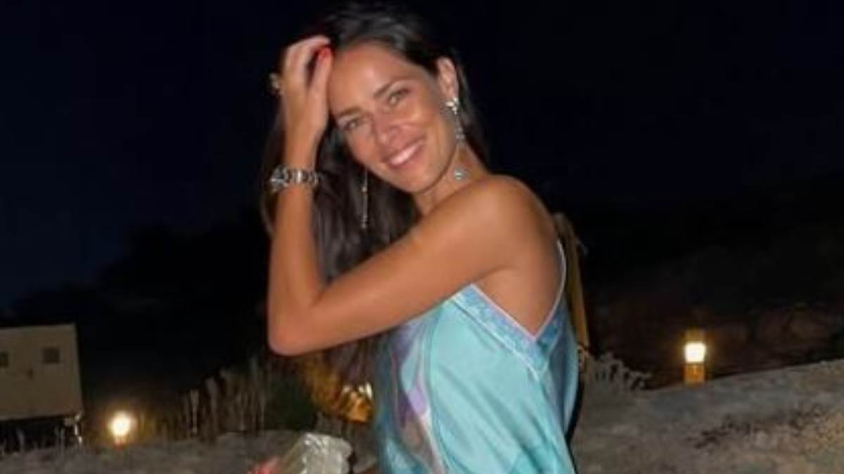  Ana Ivanović u kratkoj haljini  