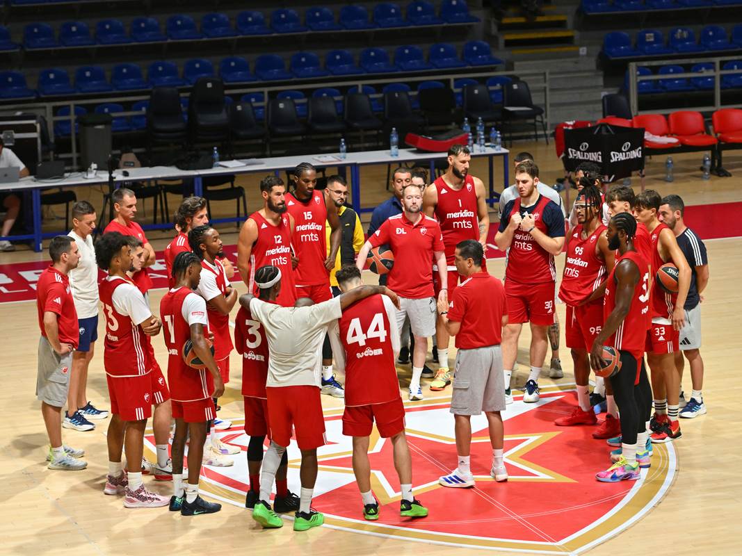  Olimpijakos i Zvezda igraju finale turnira na Kritu 