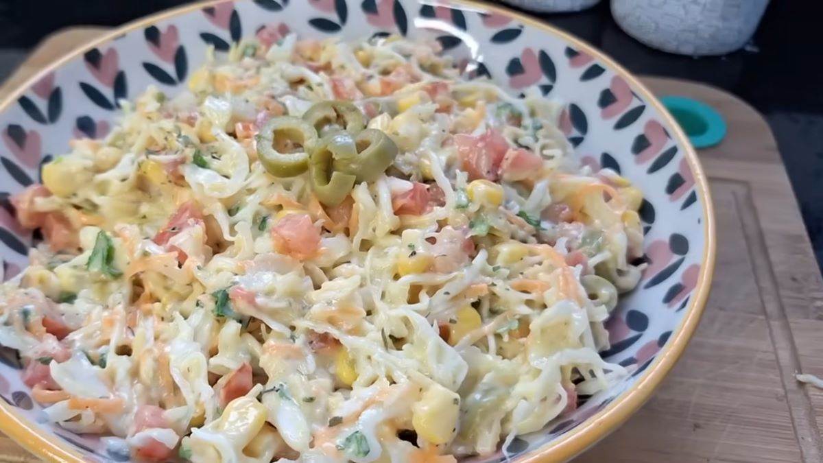  obrok salata sa kupusom i sosom od majoneza i limuna 