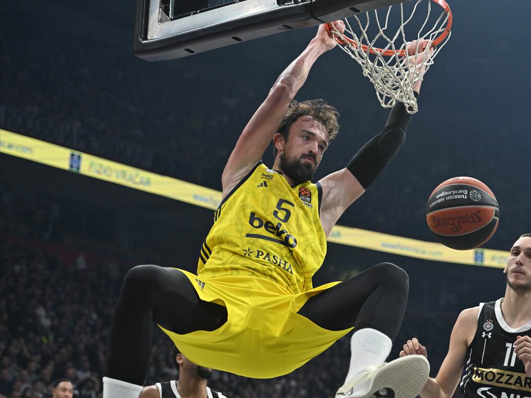  Dubai dovodi Sertača Šanlija 