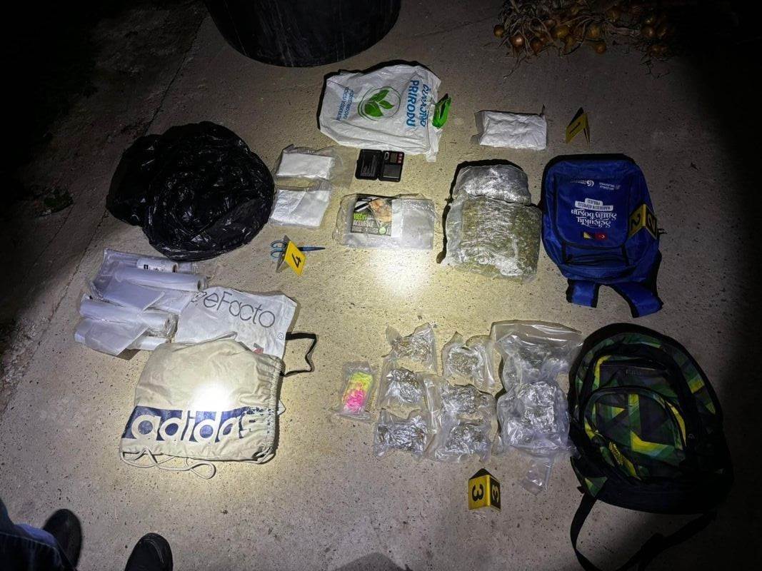  Nastavak akcije "Meta pet": Uhapšeno 15 dilera, zaplijenjeno 5 kg droge, oružje i 11.000 KM 