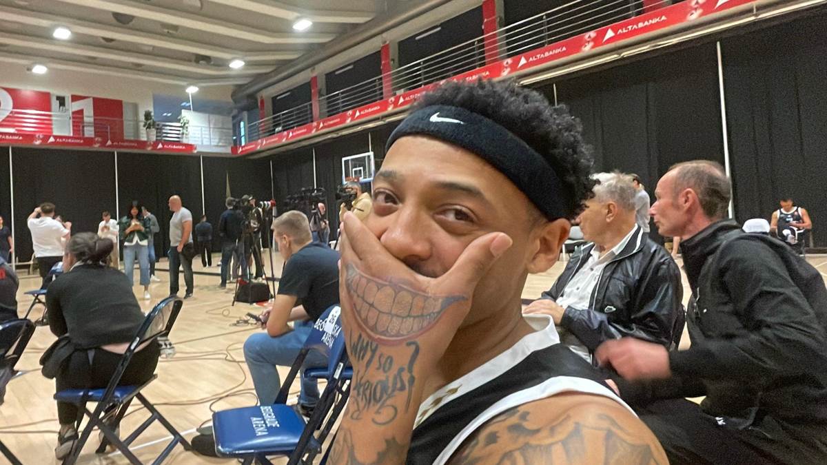  Karlik Džouns Mondo intervju 