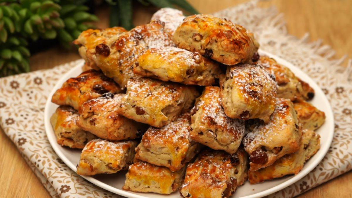  recept za Pogačice sa orasima i suvim grožđem 